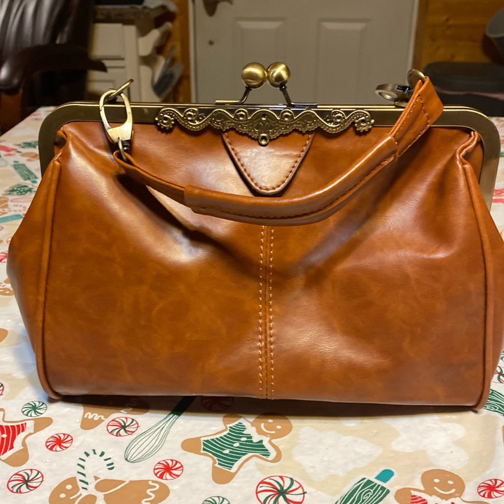 Kiss snap handbag